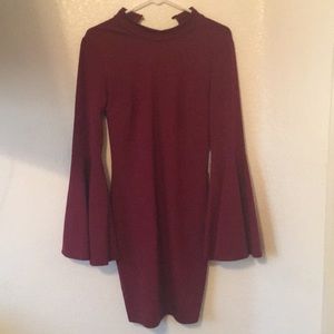 Burgundy slim fit dress with trumpet sleeves